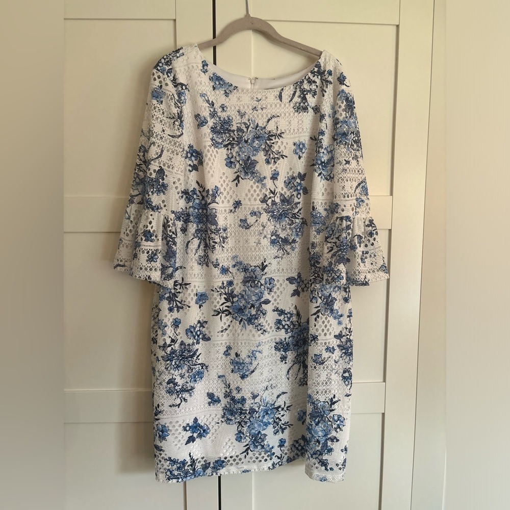 R&K dress white with blue flowers lace dress lined inside size 18